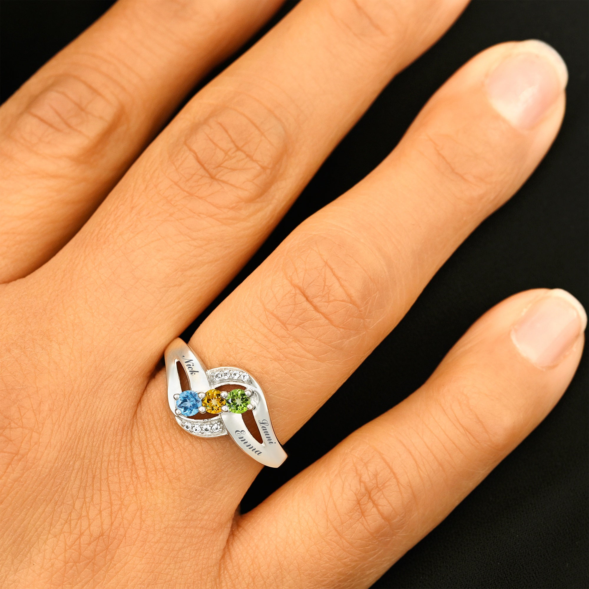 Mother's Family Birthstone Ring (1-3 Stones and 2-3 Lines)
